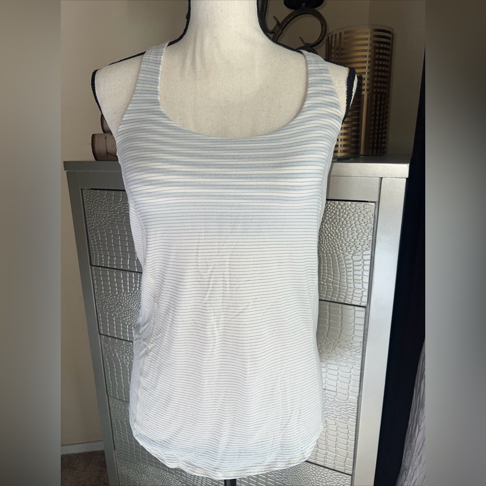 Lululemon Women Activewear Top 4